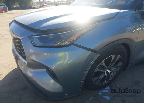 2022 Toyota Highlander Xle z USA, uszkodzony, nr VIN 5TDGZRAH8NS112899